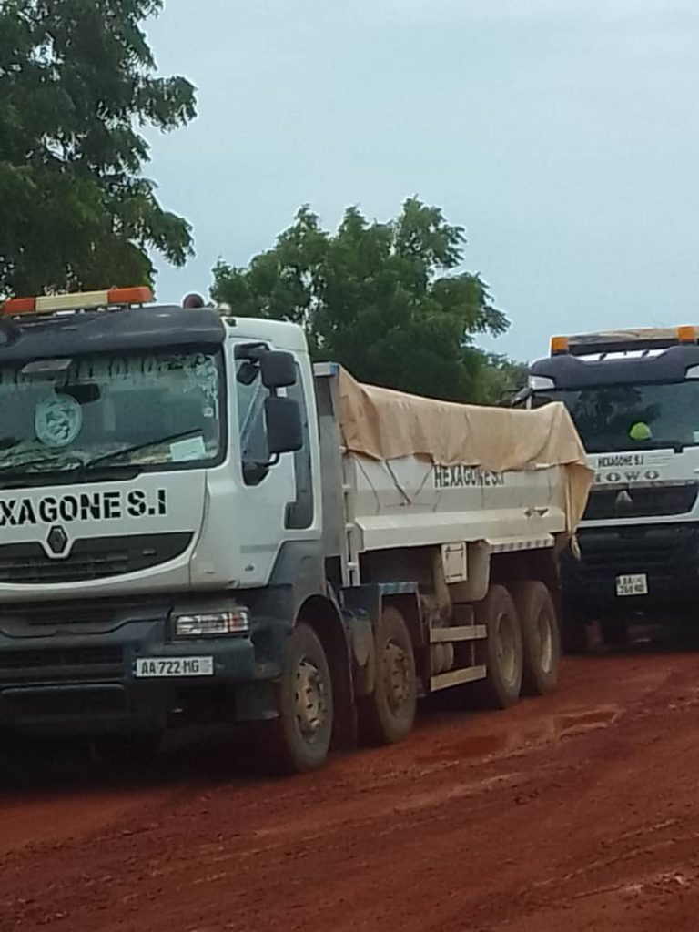 Réalisation de pistes latéritiques au Sénégal par HEXAGONE SI
