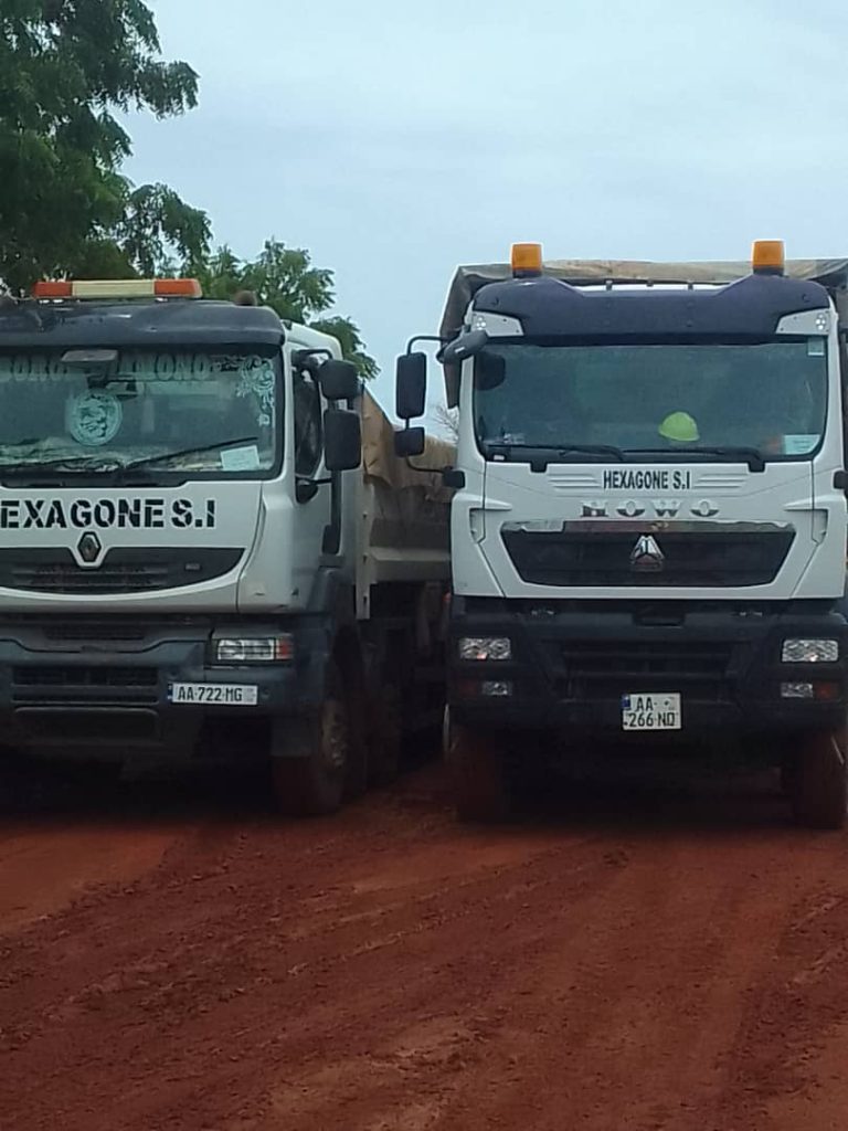 Réalisation de pistes latéritiques au Sénégal par HEXAGONE SI